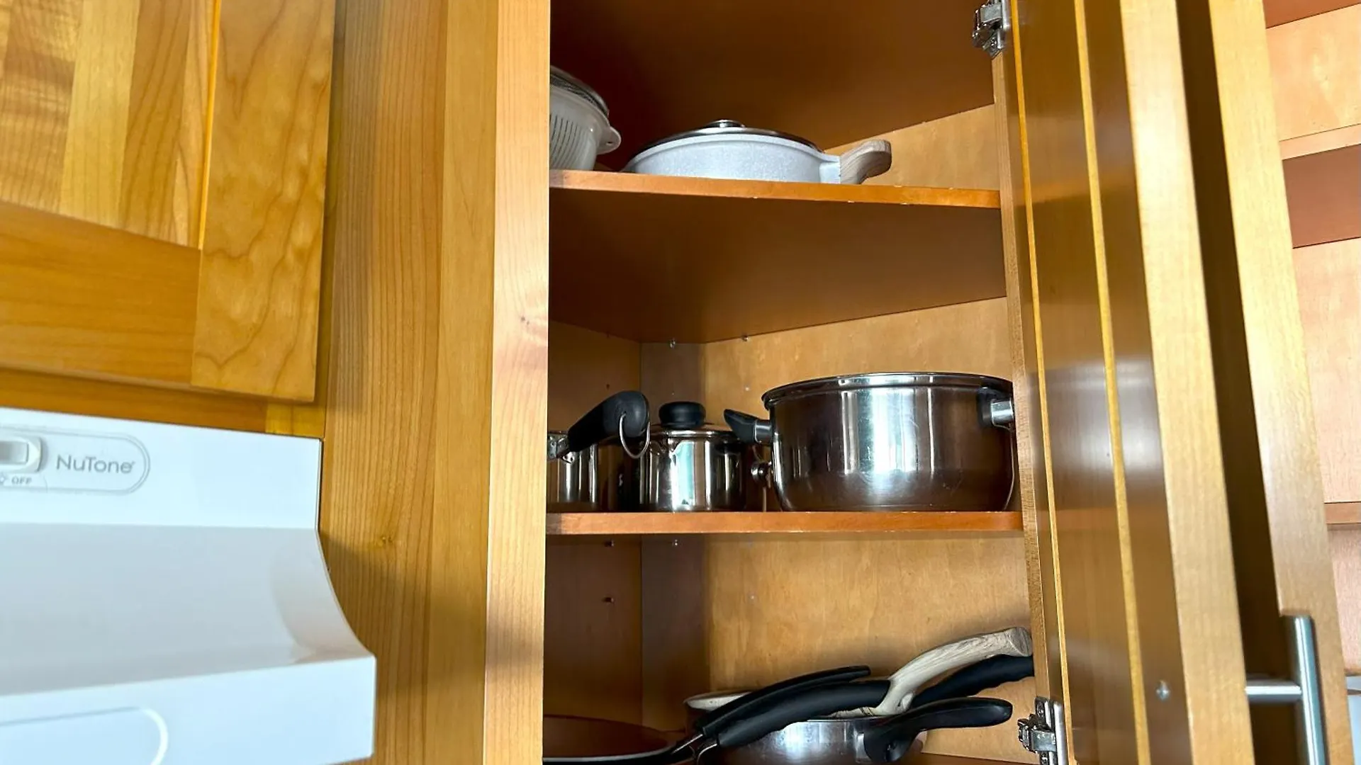 Ferienhaus Royal Kuhio 1702 - Spacious Studio With Stunning Mountain City Views In The Heart Of Waikiki! Honolulu