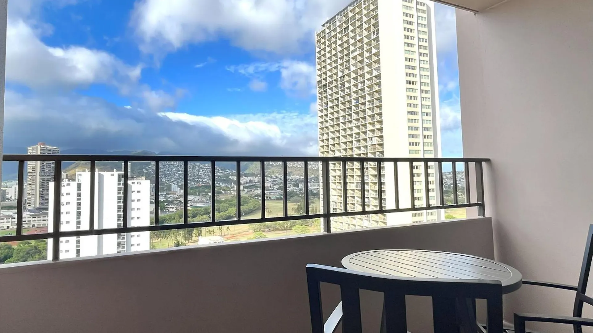 Ferienhaus Royal Kuhio 1702 - Spacious Studio With Stunning Mountain City Views In The Heart Of Waikiki! Honolulu USA